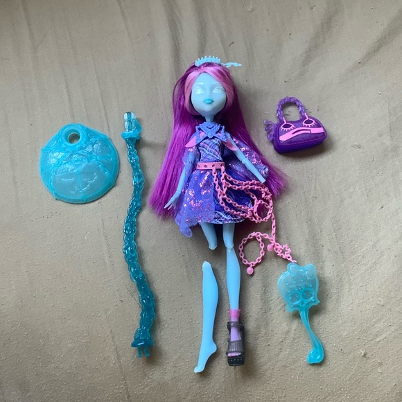 Mattel Other - Kiyomi Haunterly G1. Almost complete, rough condition